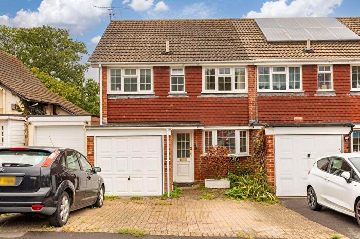3 Bedroom End Of Terrace House For Sale In Woodend Close, Crawley, RH10