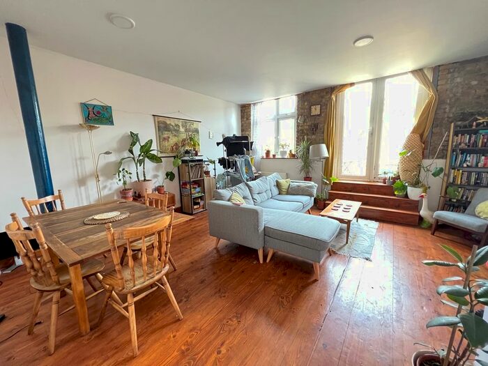 3 Bedroom Flat To Rent In Manor Parade, Manor Road, London, N16