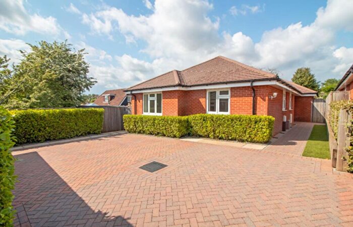 4 Bedroom Detached Bungalow For Sale In South Road, Horndean, PO8