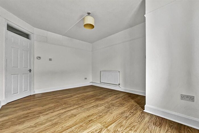 2 Bedroom Flat To Rent In Albany Road, Coventry, CV5