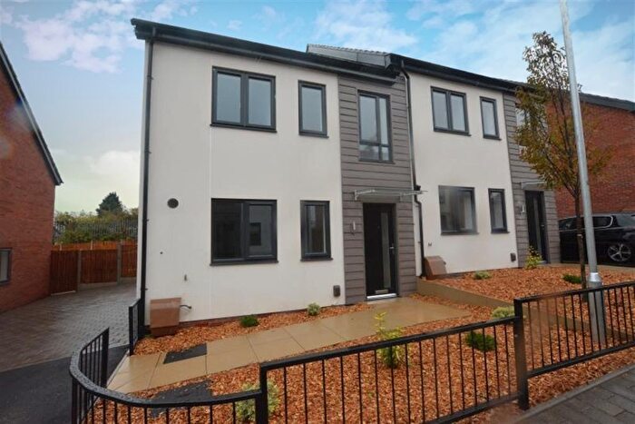 4 Bedroom Semi-Detached House To Rent In Dob Park Close, Nottingham, NG6