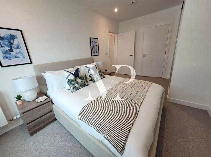 2 Bedroom Apartment To Rent In Three Waters, Skyline Apartment, London, E3