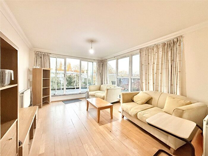 2 Bedroom Flat To Rent In The Avenue, Wembley Park, HA9