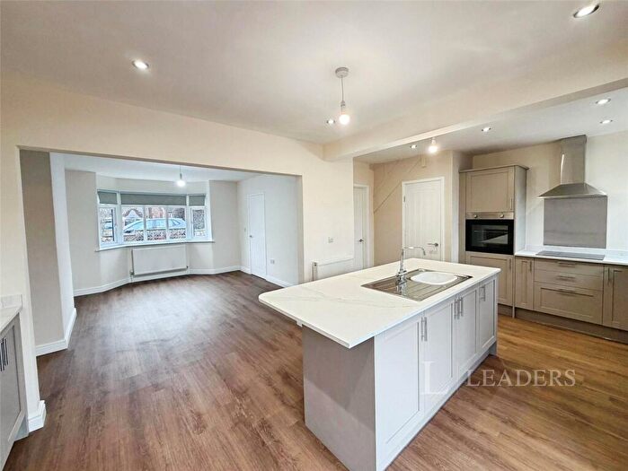 3 Bedroom House To Rent In Old Retford Road, S13