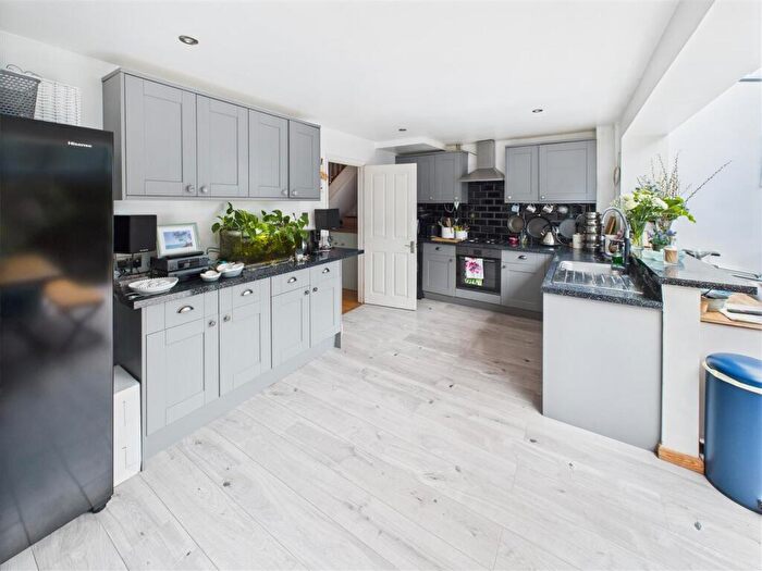 4 Bedroom Terraced House For Sale In Embsay Road, Swanwick, Southampton, SO31