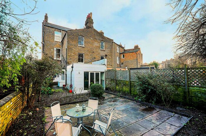 2 Bedroom Flat To Rent In Cardozo Road, Hillmarton Conservation Area, London, N7