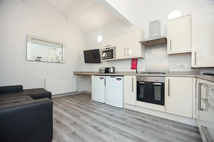 4 Bedroom Apartment To Rent In Pomona Street, Liverpool, Merseyside, L3