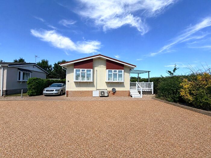 2 Bedroom Park Home For Sale In Debenham Corner, Wetheringsett, Stowmarket, Suffolk, IP14