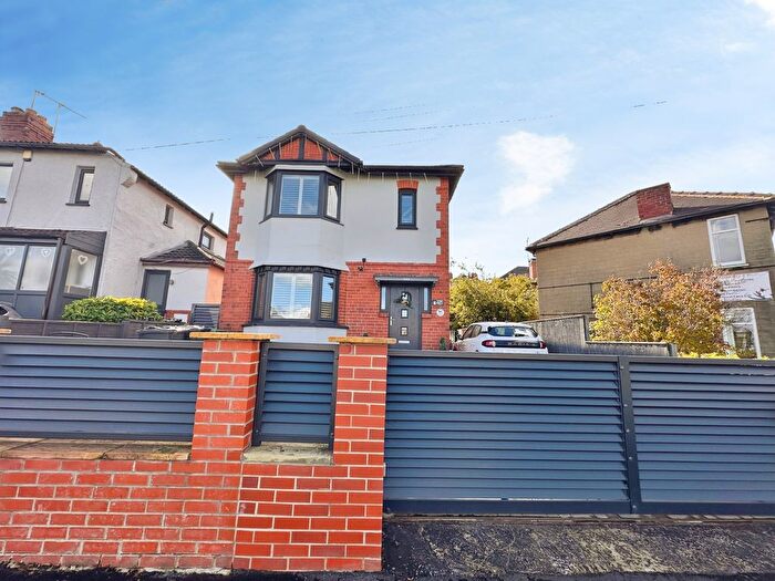3 Bedroom Detached House For Sale In Green Hill Road, Leeds, LS13