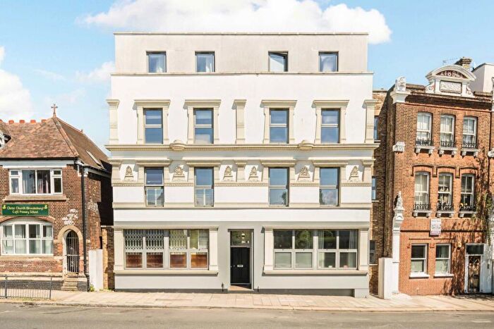 2 Bedroom Flat For Sale In Willesden Lane, Queen's Park, NW6