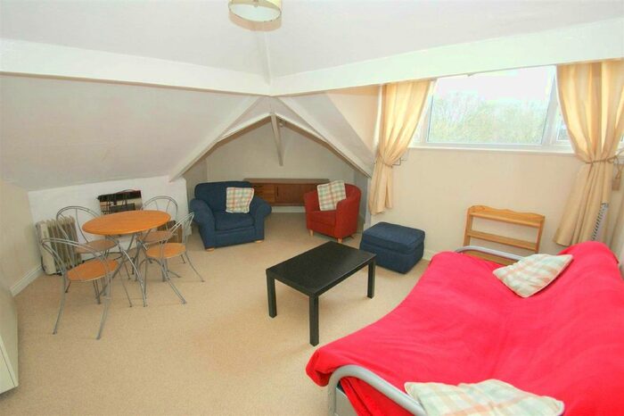 1 Bedroom Flat To Rent In Oakwood Avenue, Oakwood, Leeds, LS8