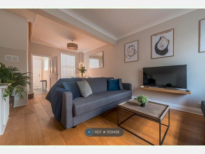 2 Bedroom Terraced House To Rent In Greys Road, Henley-On-Thames, RG9