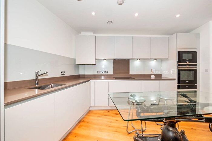 1 Bedroom Terraced House To Rent In Balls Pond Road, De Beauvoir Town, London, N1