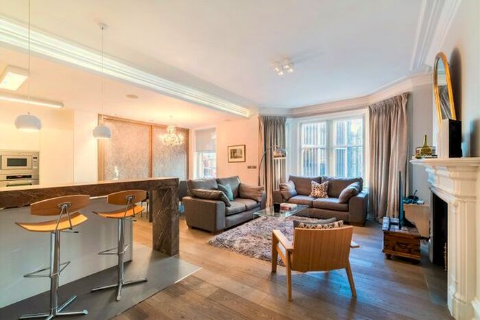 2 Bedroom Flat To Rent In Park Mansions, Knightsbridge, London, SW1X