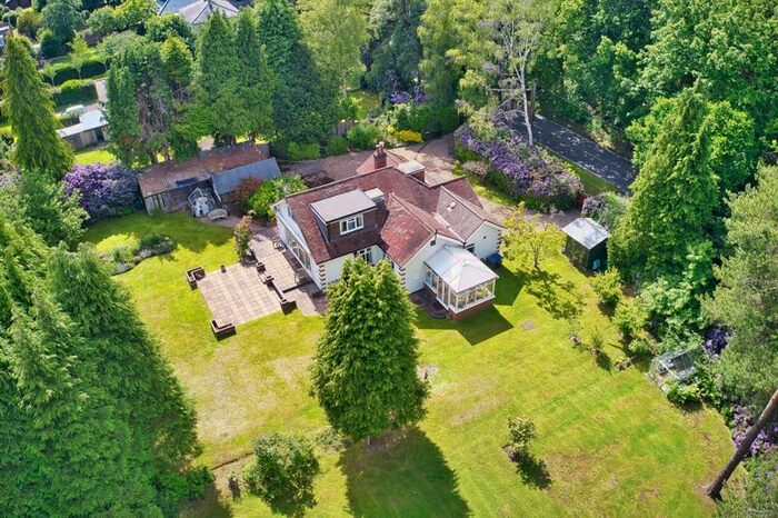 3 Bedroom Detached House For Sale In Stonehill Road, Ottershaw, Chertsey, KT16