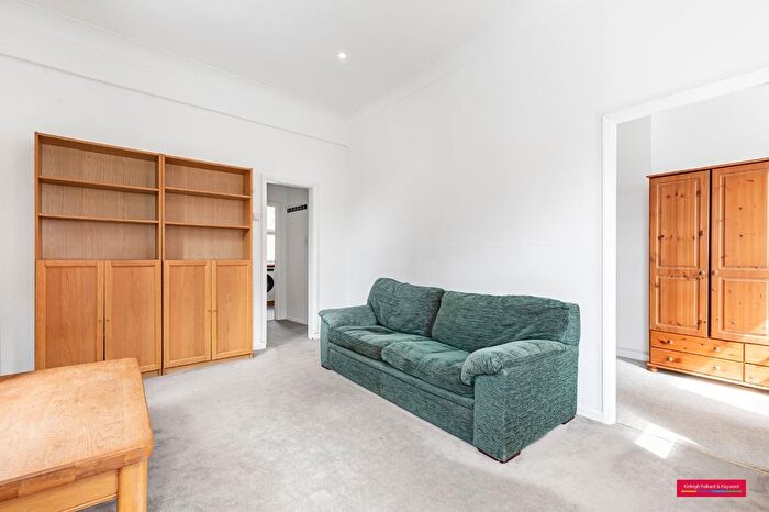 2 Bedroom Flat To Rent In Fulham Road, London, SW6