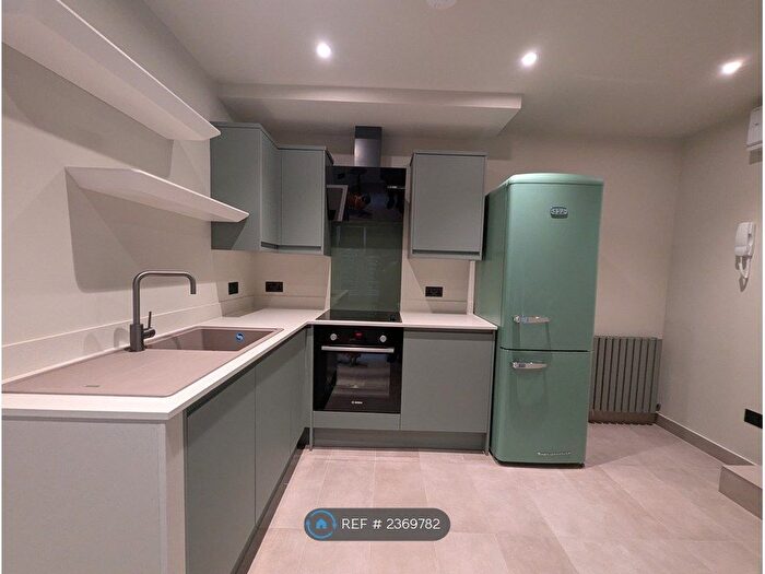 Studio To Rent In Raleigh Road, London, N8