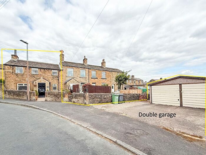 2 Bedroom Cottage For Sale In Gib Lane, Skelmanthorpe, Huddersfield, HD8