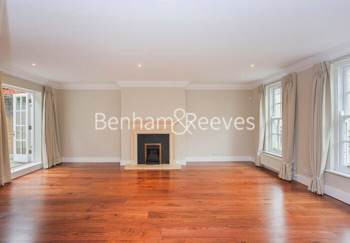 2 Bedroom Town House To Rent In Farrier Walk, London, SW10