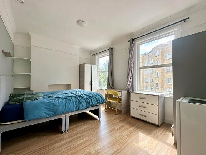 5 Bedroom House To Rent In Medlar Street, Camberwell, SE5