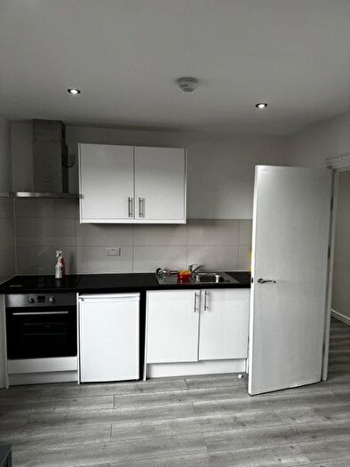 1 Bedroom Flat To Rent In Kirkgate, Wakefield, West Yorkshire, WF1