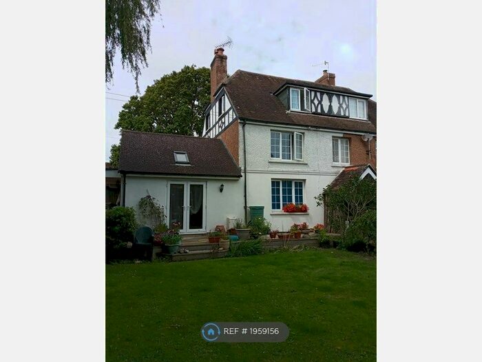 4 Bedroom Semi-Detached House To Rent In Hawthorn Road, Bognor Regis, PO21