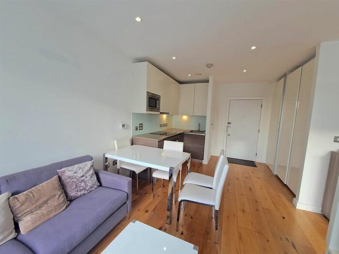 1 Bedroom Flat To Rent In Lampton Road, Hounslow, TW3