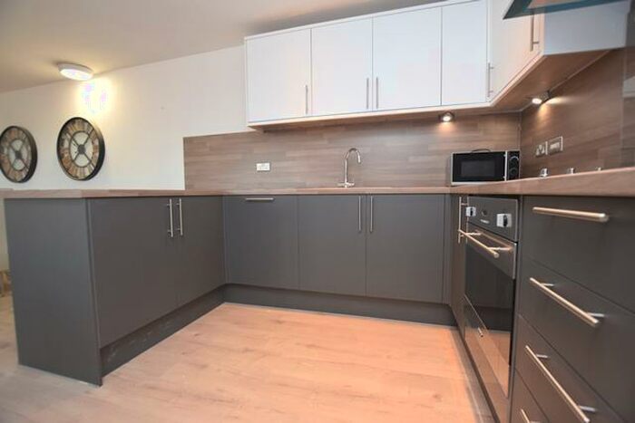 2 Bedroom Apartment To Rent In West One Tower, Cavendish Street, S3
