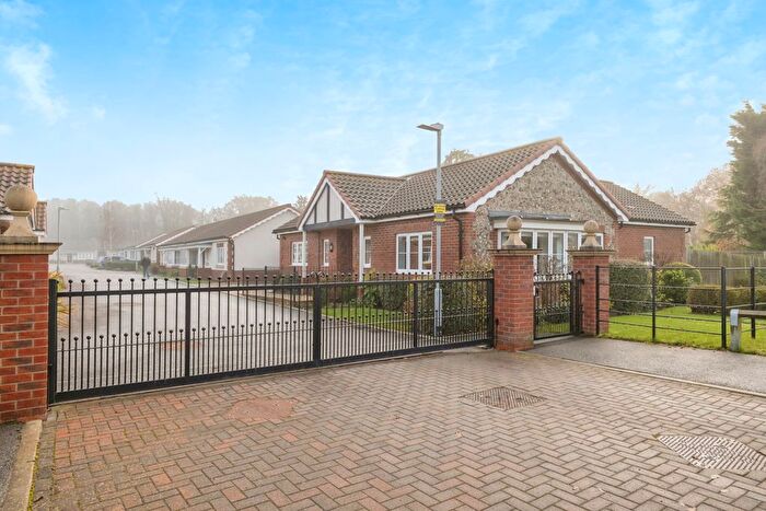2 Bedroom Bungalow For Sale In Sutton Drive, Wymondham, Norfolk, NR18