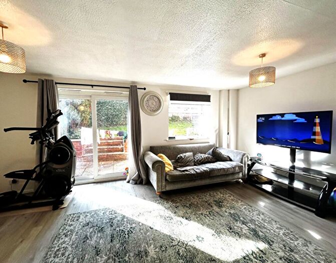 2 Bedroom Semi-Detached House To Rent In Longelandes Close, Banbury, Oxfordshire, OX16