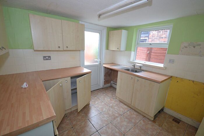 3 Bedroom Terraced House For Sale In Buckingham Street, Hull, HU8