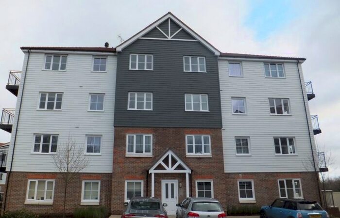 2 Bedroom Flat To Rent In Eden Road, Dunton Green, Sevenoaks, TN14