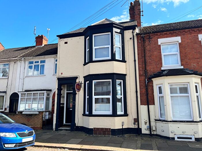 3 Bedroom Terraced House For Sale In Balmoral Road, Queens Park, NN2