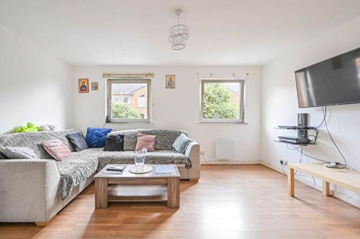 4 Bedroom Mews For Sale In Cyclops Mews, Isle Of Dogs, London, E14