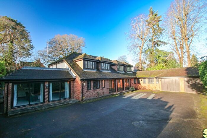5 Bedroom Detached House For Sale In Rectory Road, Wokingham, RG40
