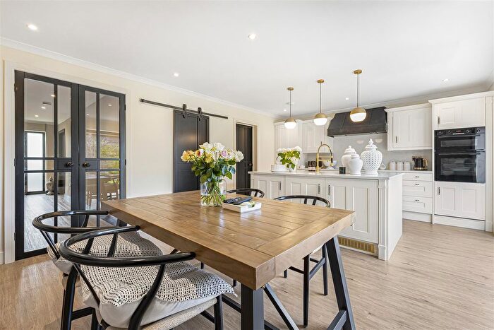 4 Bedroom Barn Conversion For Sale In Stanstead, Sevenoaks, TN15