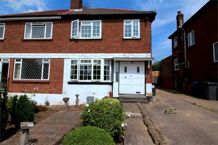 4 Bedroom Semi-Detached House To Rent In Mount Grove, Edgware, Middlesex HA8