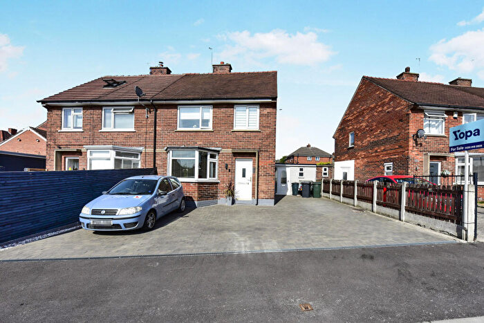 3 Bedroom Semi-Detached House For Sale In Eldertree Road, Rotherham, S61