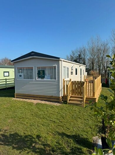 2 Bedroom Park Home For Sale In Ugthorpe, Whitby, YO21