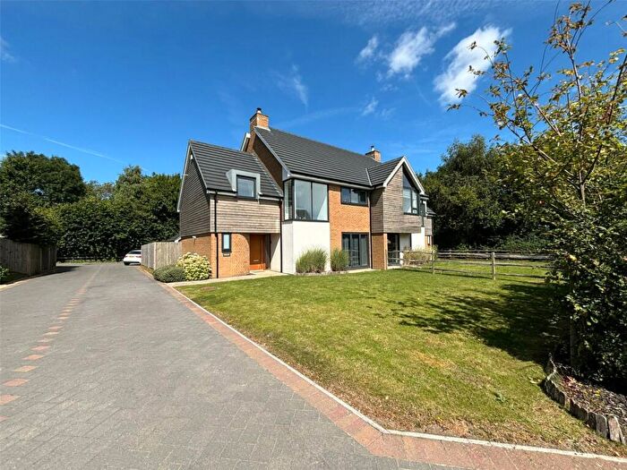 4 Bedroom Semi-Detached House For Sale In Blind Lane, Bredhurst, Kent, ME7