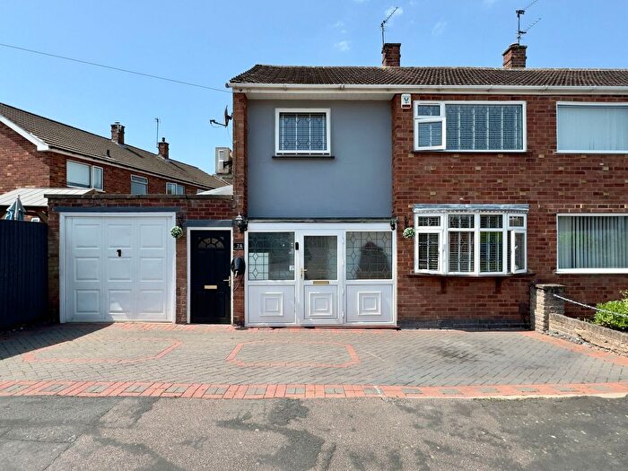 3 Bedroom Semi Detached House For Sale In Allington Drive, Birstall, LE4