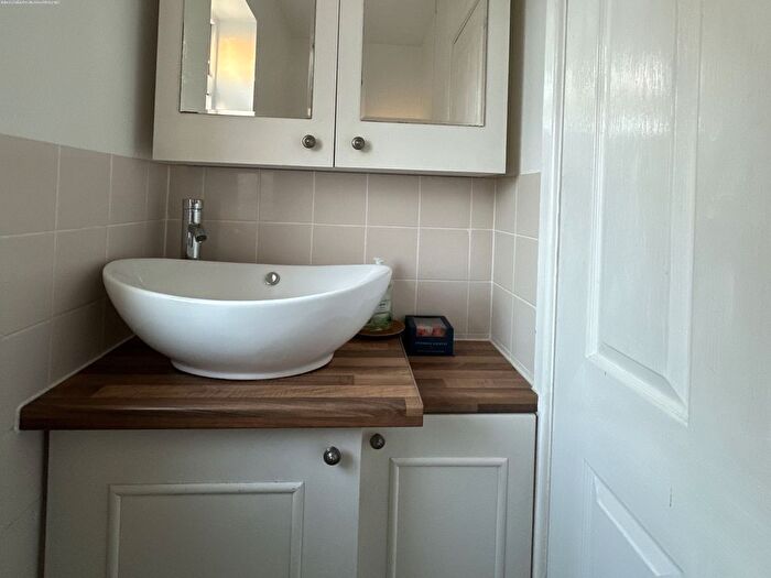 6 Bedroom Detached House To Rent In Wembley Way, Fair Oak, Eastleigh, SO50
