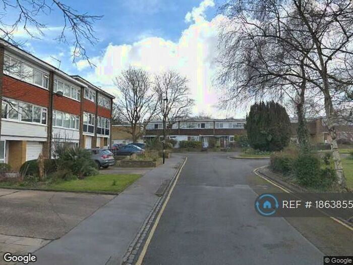 3 Bedroom Terraced House To Rent In Bracewood Gardens, Croydon, CR0