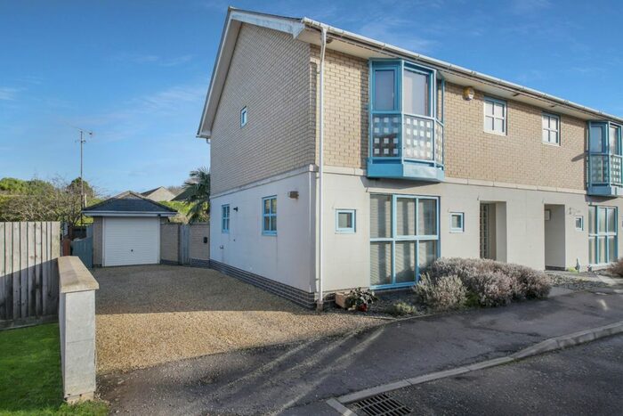 3 Bedroom Semi-Detached House For Sale In Hurdles Way, Duxford, Cambridge, CB22
