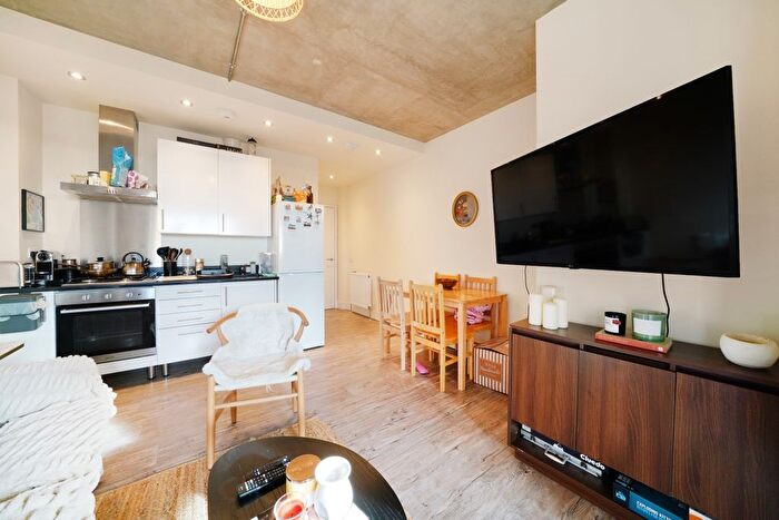 2 Bedroom Flat To Rent In South Street, Romford, RM1