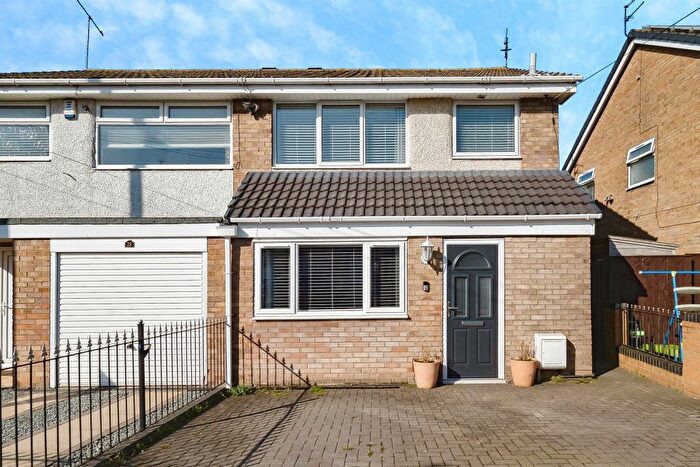 3 Bedroom Semi-Detached House For Sale In Weardale, Hull, HU7