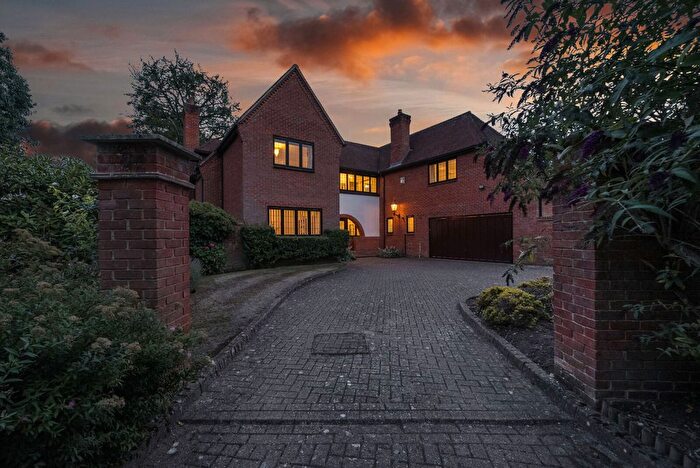 5 Bedroom Detached House For Sale In Orchards Close, West Byfleet, KT14