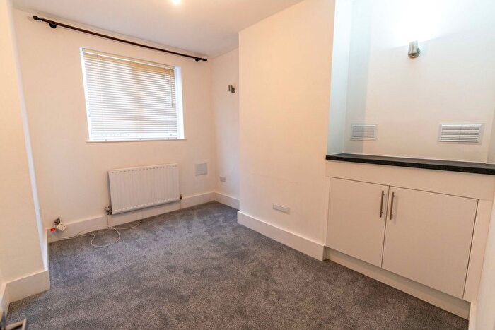3 Bedroom End Terrace House To Rent In Thomas Street, Rochester, ME1