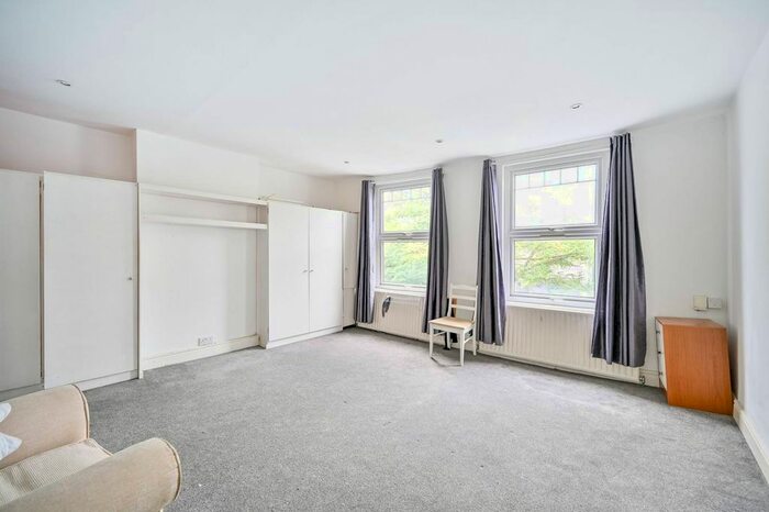 3 Bedroom Property To Rent In Stanley Road, Teddington, TW11
