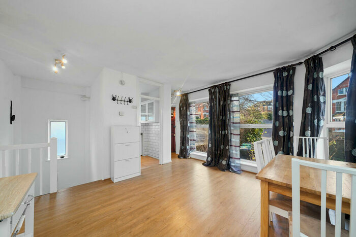 2 Bedroom Apartment To Rent In Crouch Hill, Crouch End, London, N8
